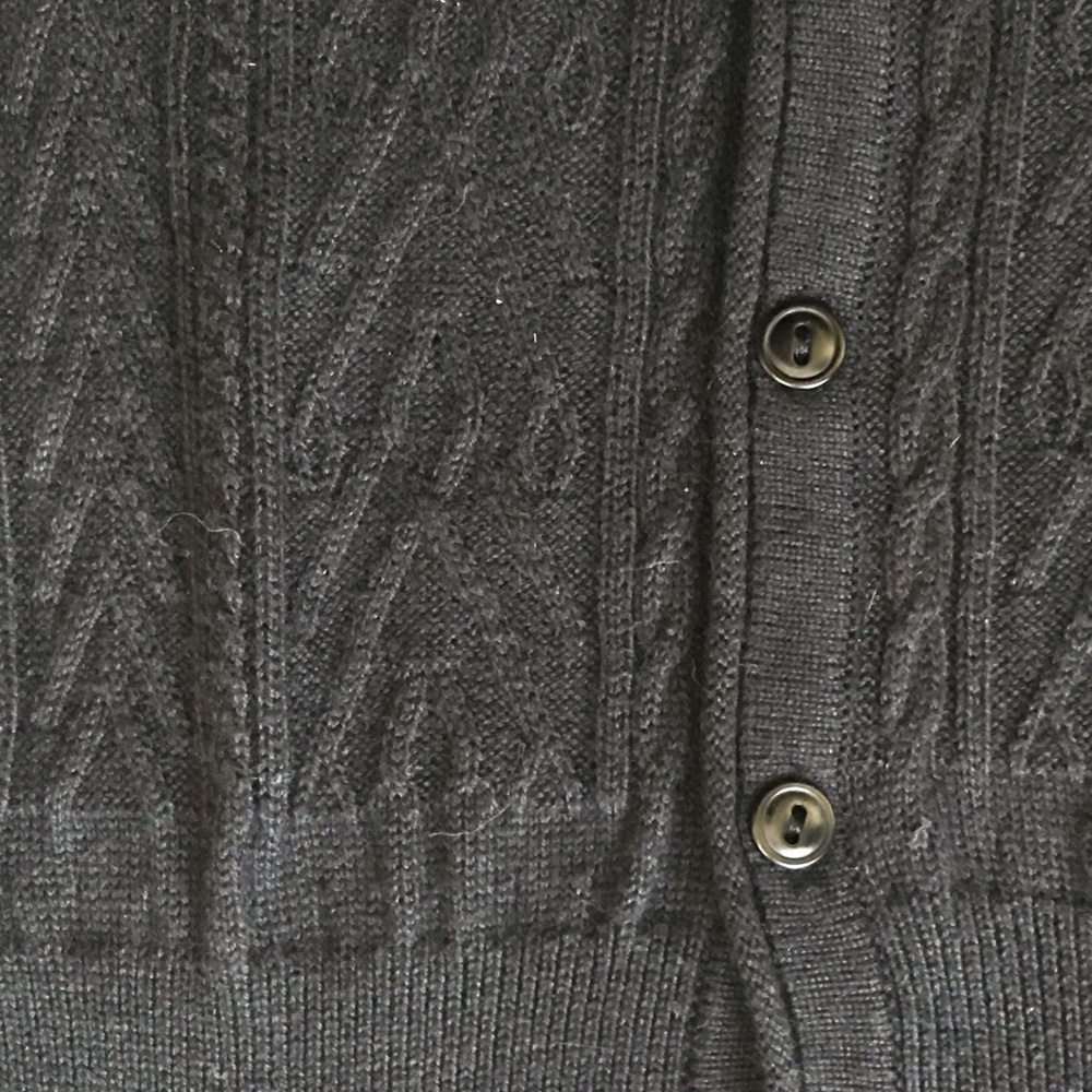 Gorgeous knitted silk sleeveless shirt
